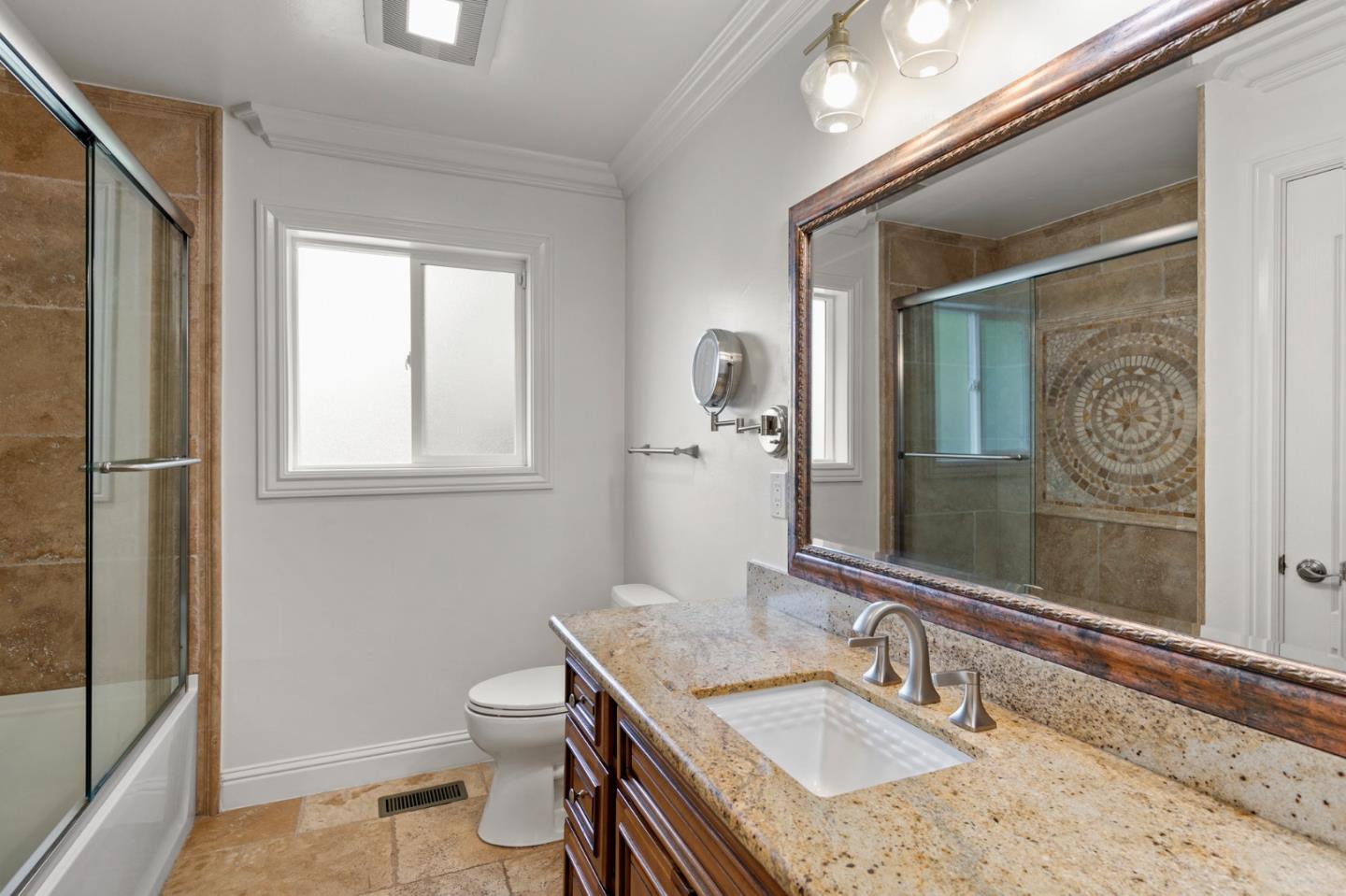 Detail Gallery Image 8 of 11 For 1824 Black Mountain Rd, Hillsborough,  CA 94010 - 3 Beds | 2/1 Baths