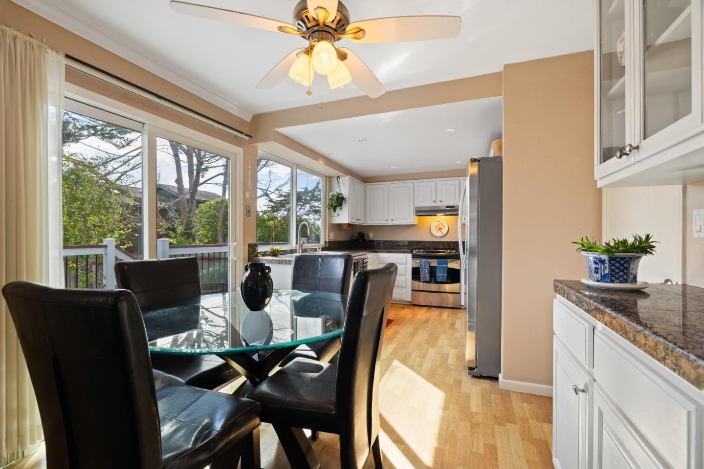 Detail Gallery Image 12 of 46 For 256 6th St, Montara,  CA 94037 - 4 Beds | 2/1 Baths