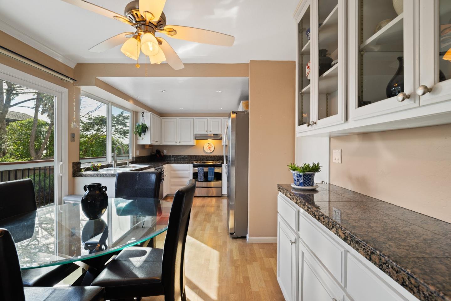 Detail Gallery Image 13 of 46 For 256 6th St, Montara,  CA 94037 - 4 Beds | 2/1 Baths