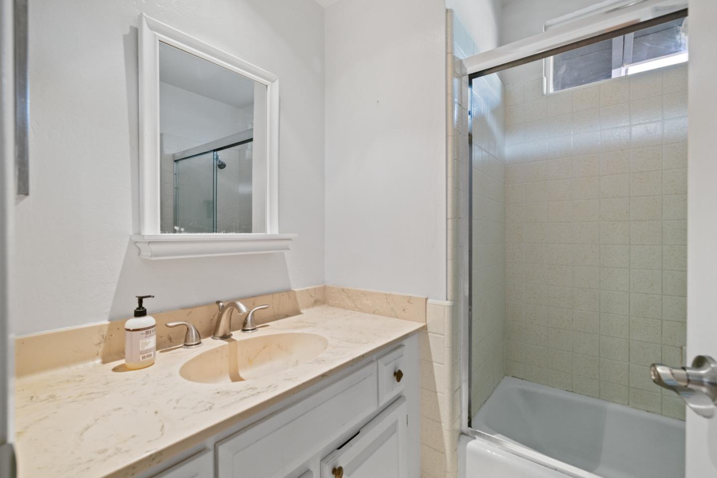 Detail Gallery Image 26 of 46 For 256 6th St, Montara,  CA 94037 - 4 Beds | 2/1 Baths