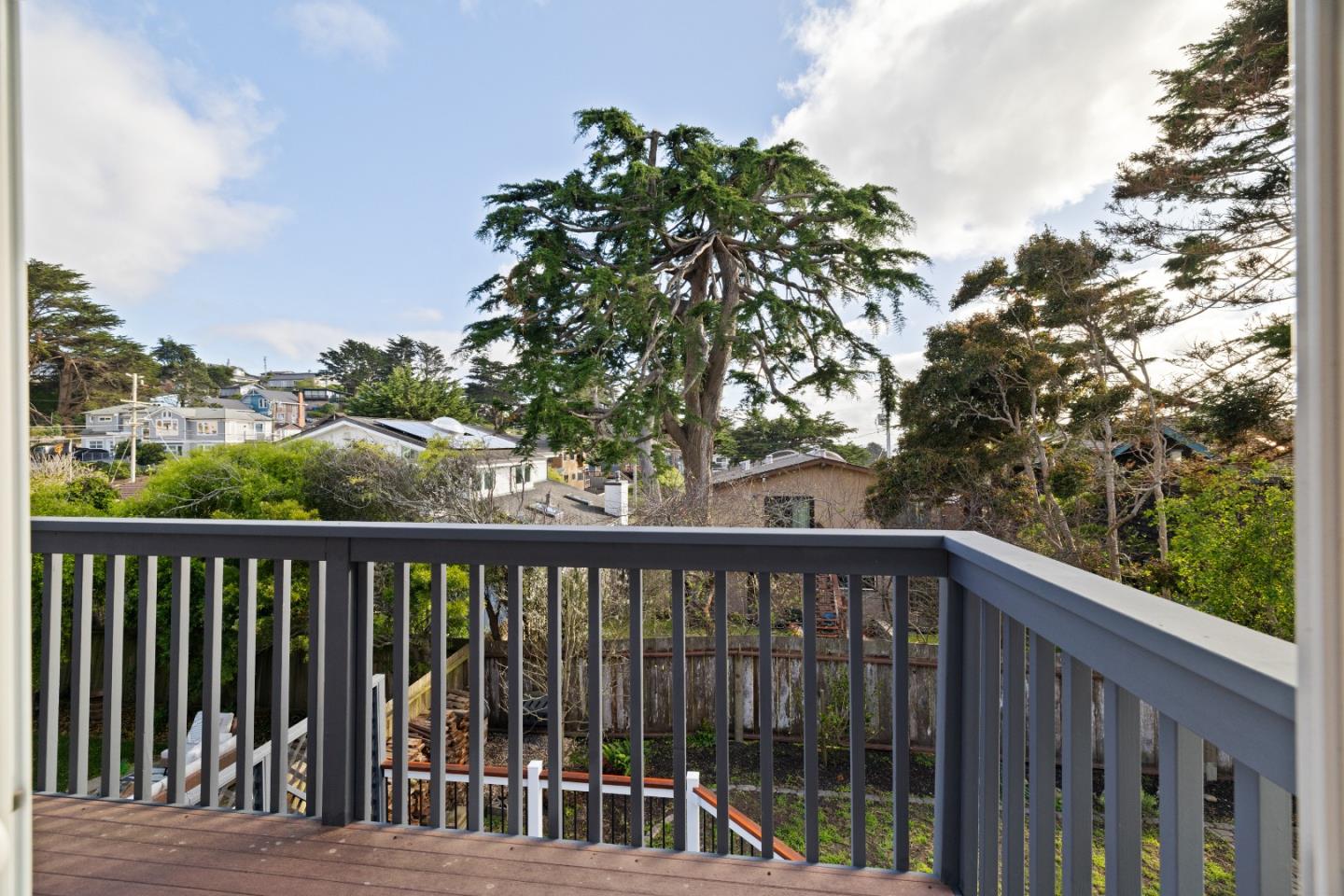 Detail Gallery Image 30 of 46 For 256 6th St, Montara,  CA 94037 - 4 Beds | 2/1 Baths