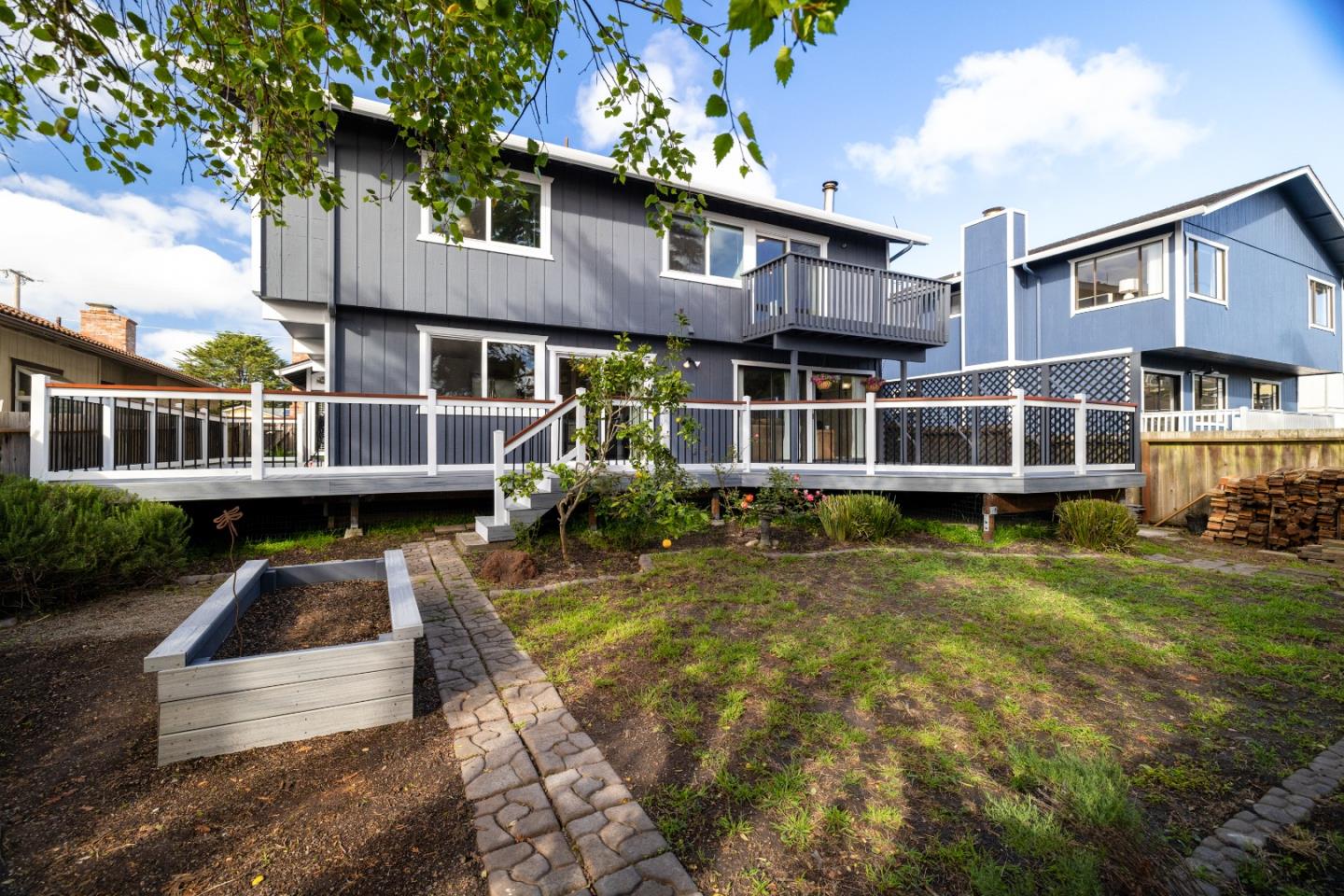 Detail Gallery Image 31 of 46 For 256 6th St, Montara,  CA 94037 - 4 Beds | 2/1 Baths