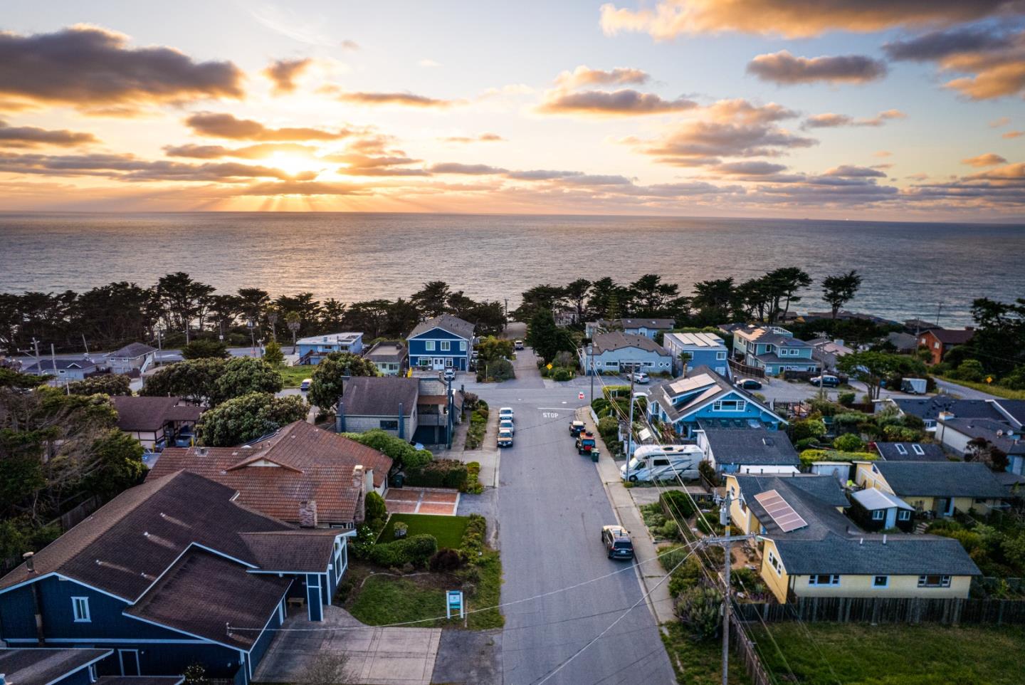 256 6th Street, Montara, CA, 94037