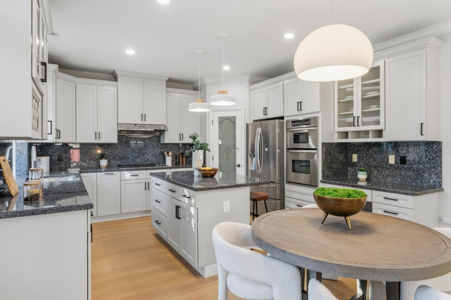 Detail Gallery Image 14 of 39 For 3286 South Ct, Palo Alto,  CA 94306 - 4 Beds | 4 Baths