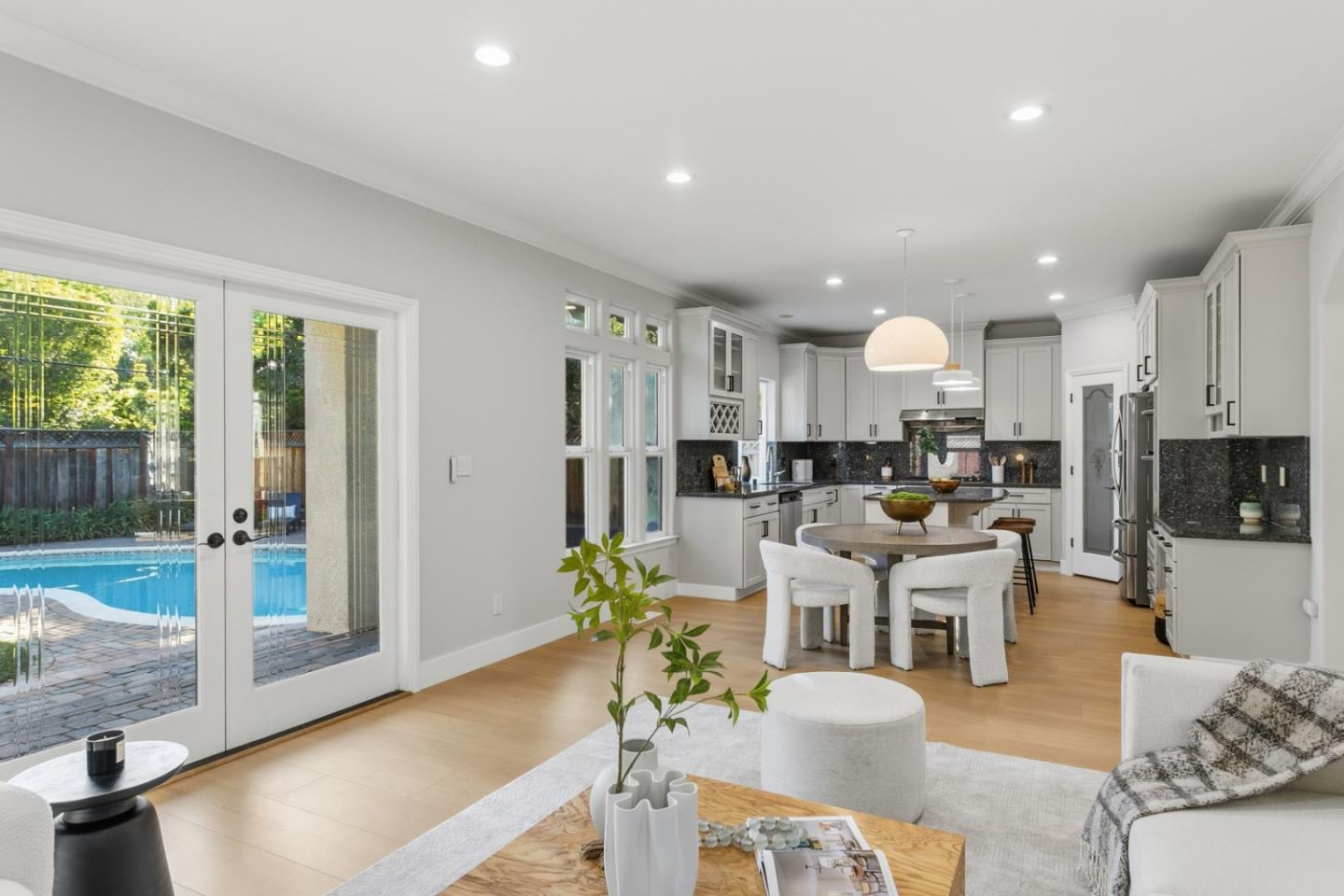 Detail Gallery Image 16 of 39 For 3286 South Ct, Palo Alto,  CA 94306 - 4 Beds | 4 Baths