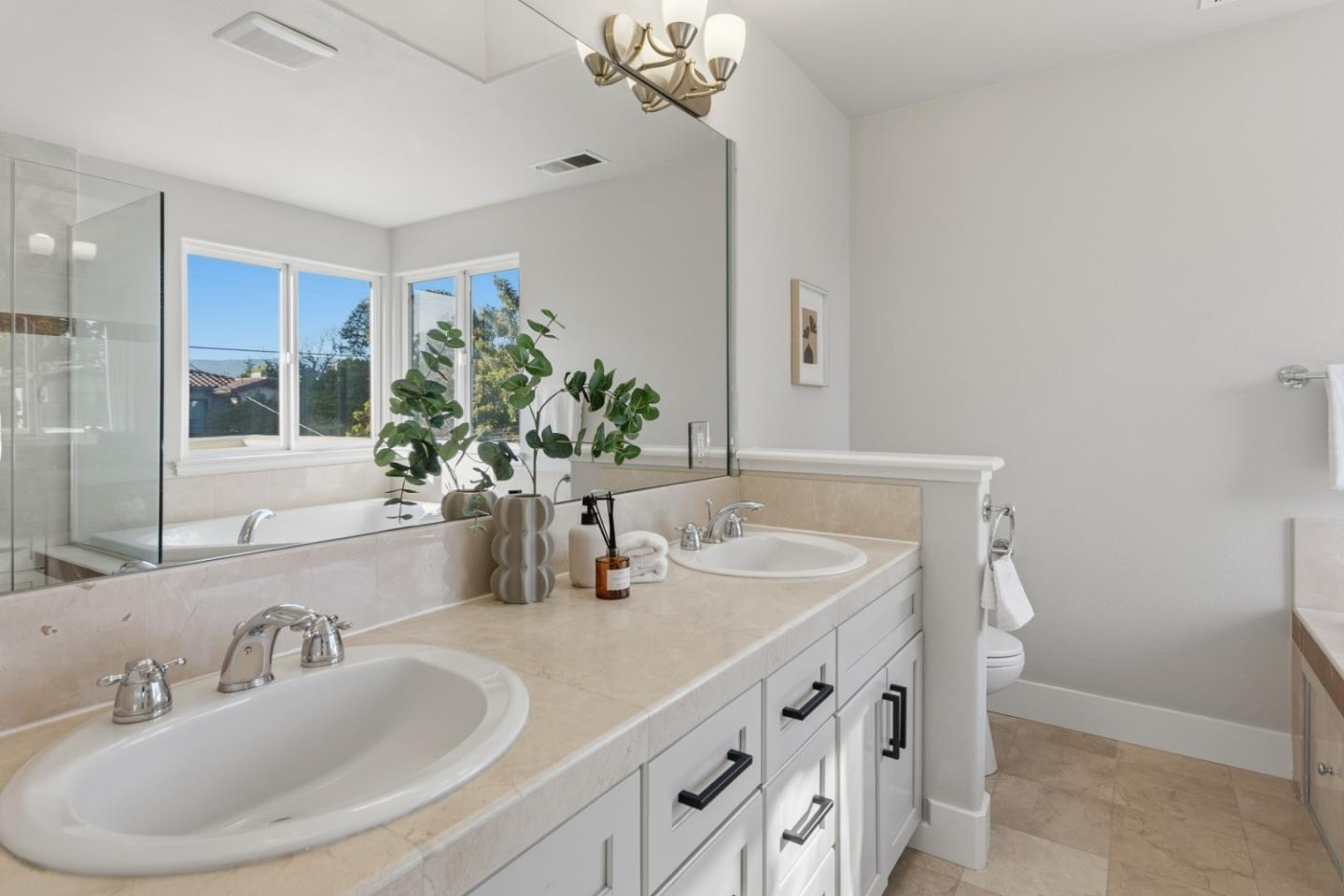 Detail Gallery Image 22 of 39 For 3286 South Ct, Palo Alto,  CA 94306 - 4 Beds | 4 Baths