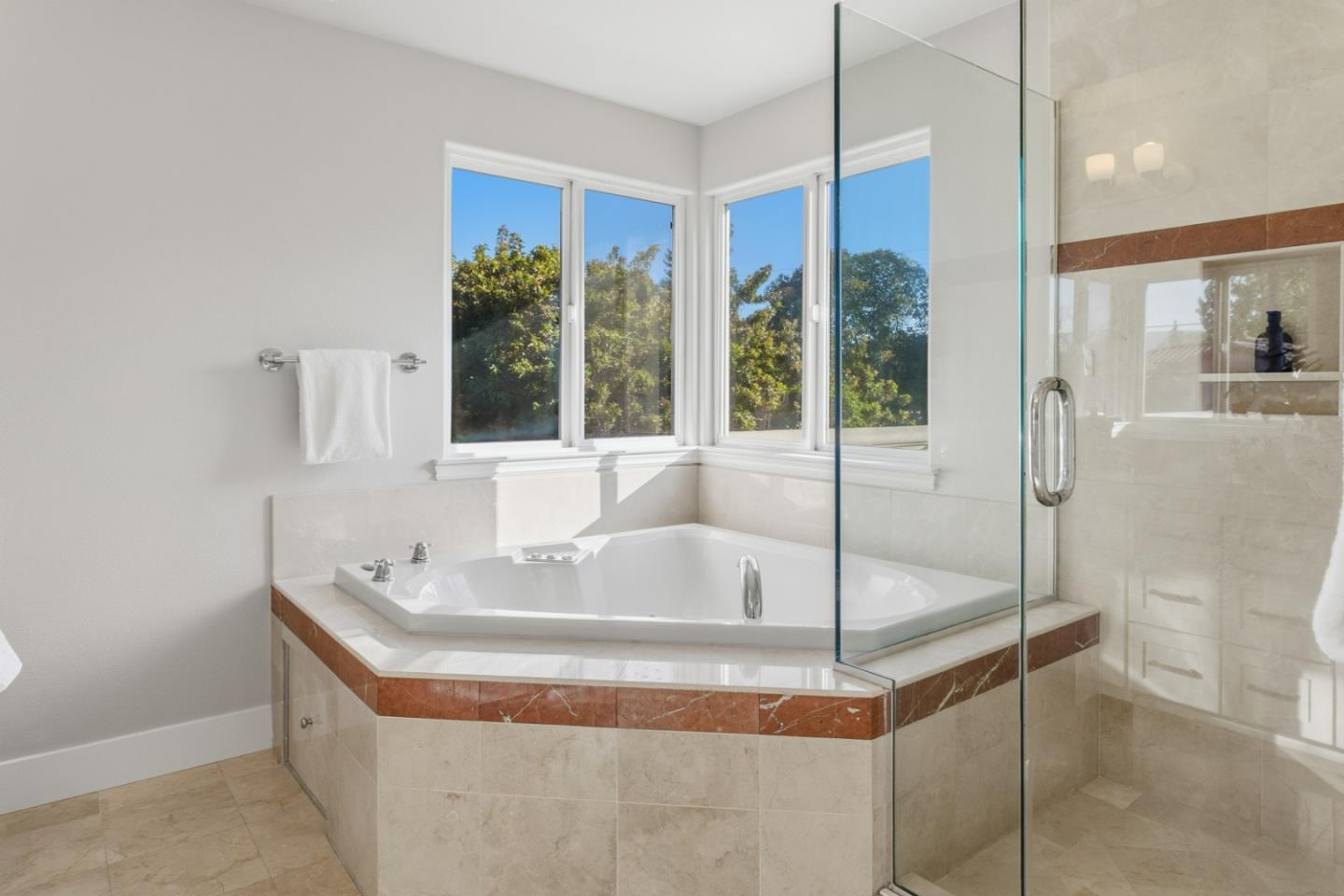 Detail Gallery Image 23 of 39 For 3286 South Ct, Palo Alto,  CA 94306 - 4 Beds | 4 Baths