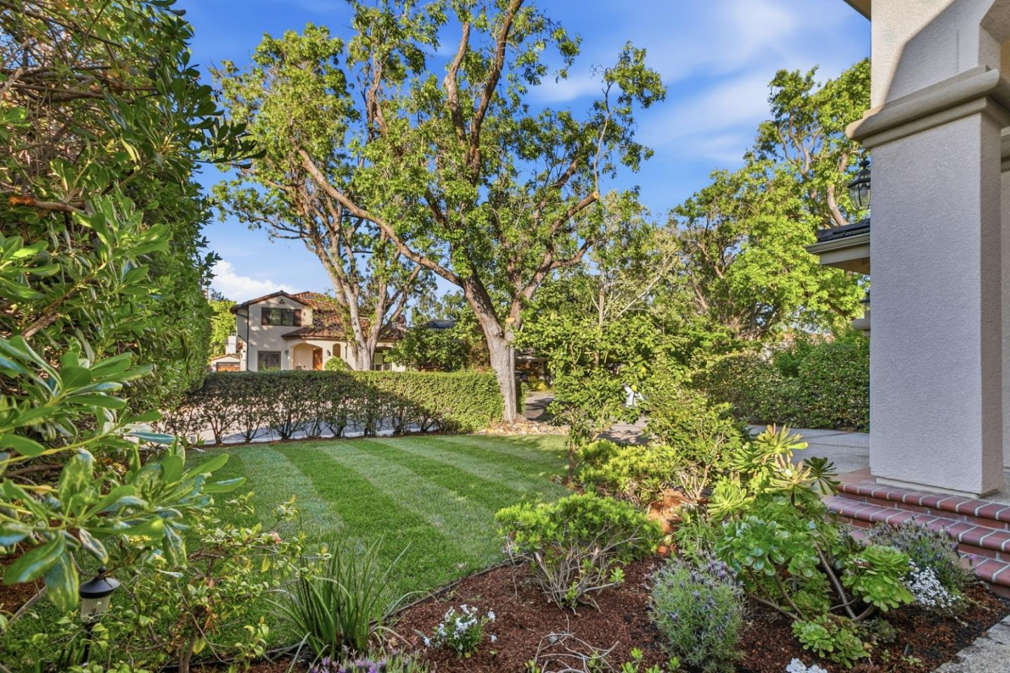 Detail Gallery Image 30 of 39 For 3286 South Ct, Palo Alto,  CA 94306 - 4 Beds | 4 Baths