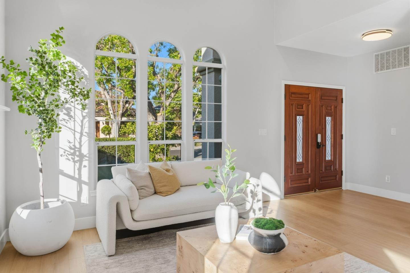 Detail Gallery Image 5 of 39 For 3286 South Ct, Palo Alto,  CA 94306 - 4 Beds | 4 Baths