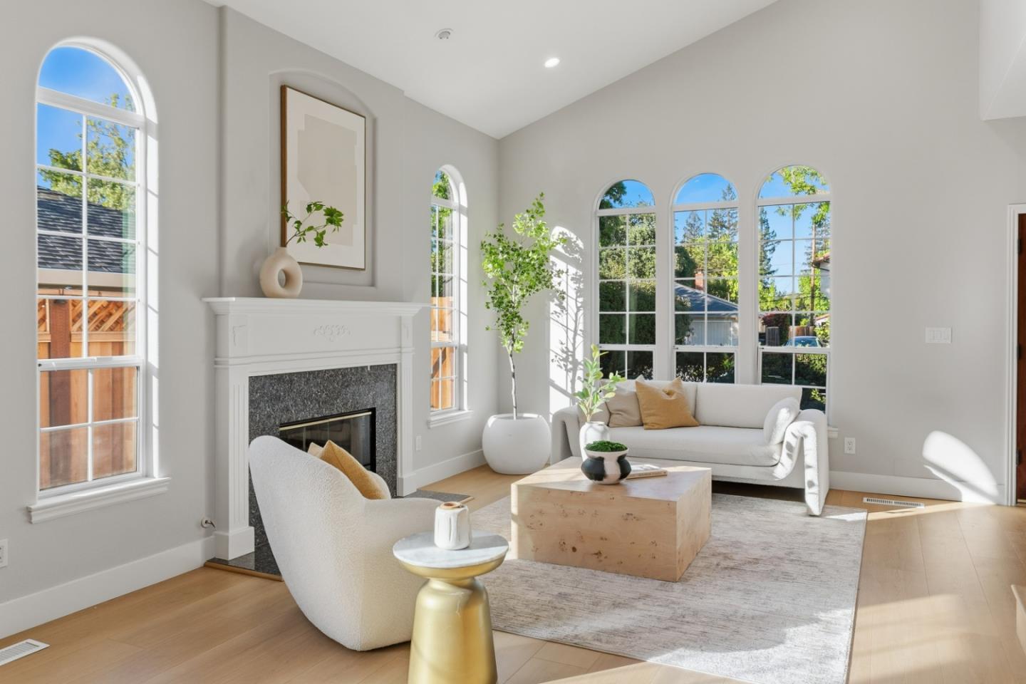 Detail Gallery Image 7 of 39 For 3286 South Ct, Palo Alto,  CA 94306 - 4 Beds | 4 Baths