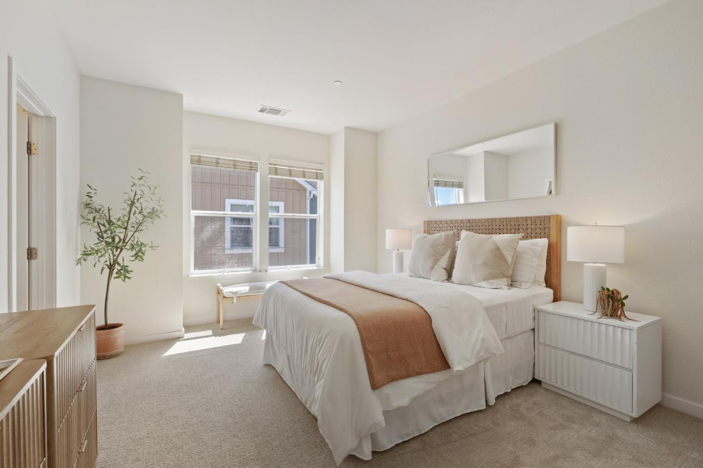 Detail Gallery Image 16 of 26 For 1918 Newbury Dr, Mountain View,  CA 94043 - 3 Beds | 3/1 Baths