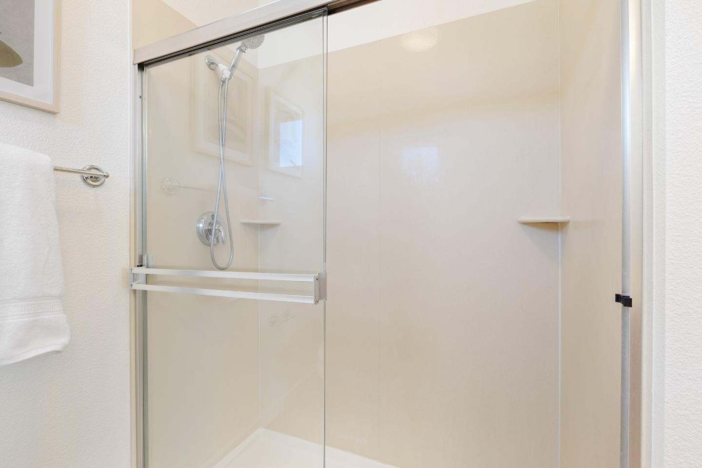 Detail Gallery Image 24 of 26 For 1918 Newbury Dr, Mountain View,  CA 94043 - 3 Beds | 3/1 Baths