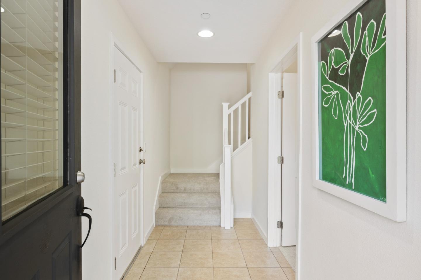Detail Gallery Image 4 of 26 For 1918 Newbury Dr, Mountain View,  CA 94043 - 3 Beds | 3/1 Baths