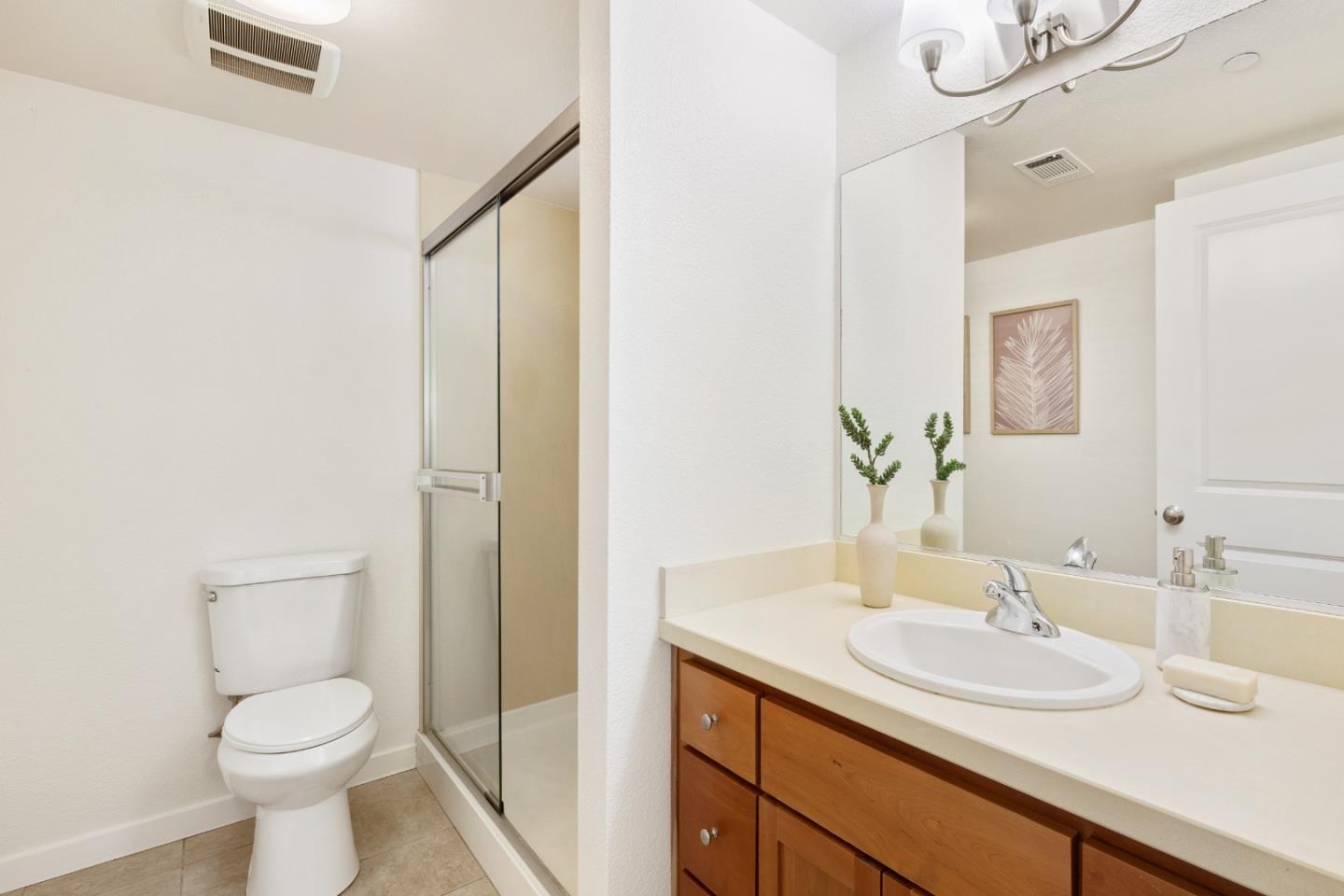 Detail Gallery Image 6 of 26 For 1918 Newbury Dr, Mountain View,  CA 94043 - 3 Beds | 3/1 Baths