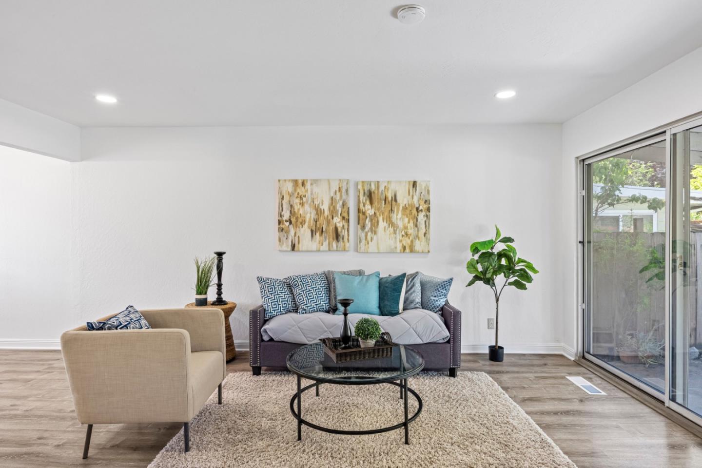 Detail Gallery Image 15 of 41 For 253 Helen Way, Livermore,  CA 94550 - 6 Beds | 2/1 Baths