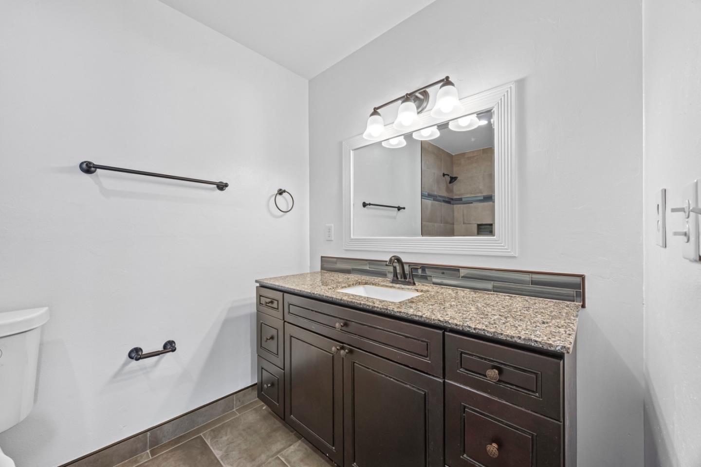 Detail Gallery Image 35 of 41 For 253 Helen Way, Livermore,  CA 94550 - 6 Beds | 2/1 Baths