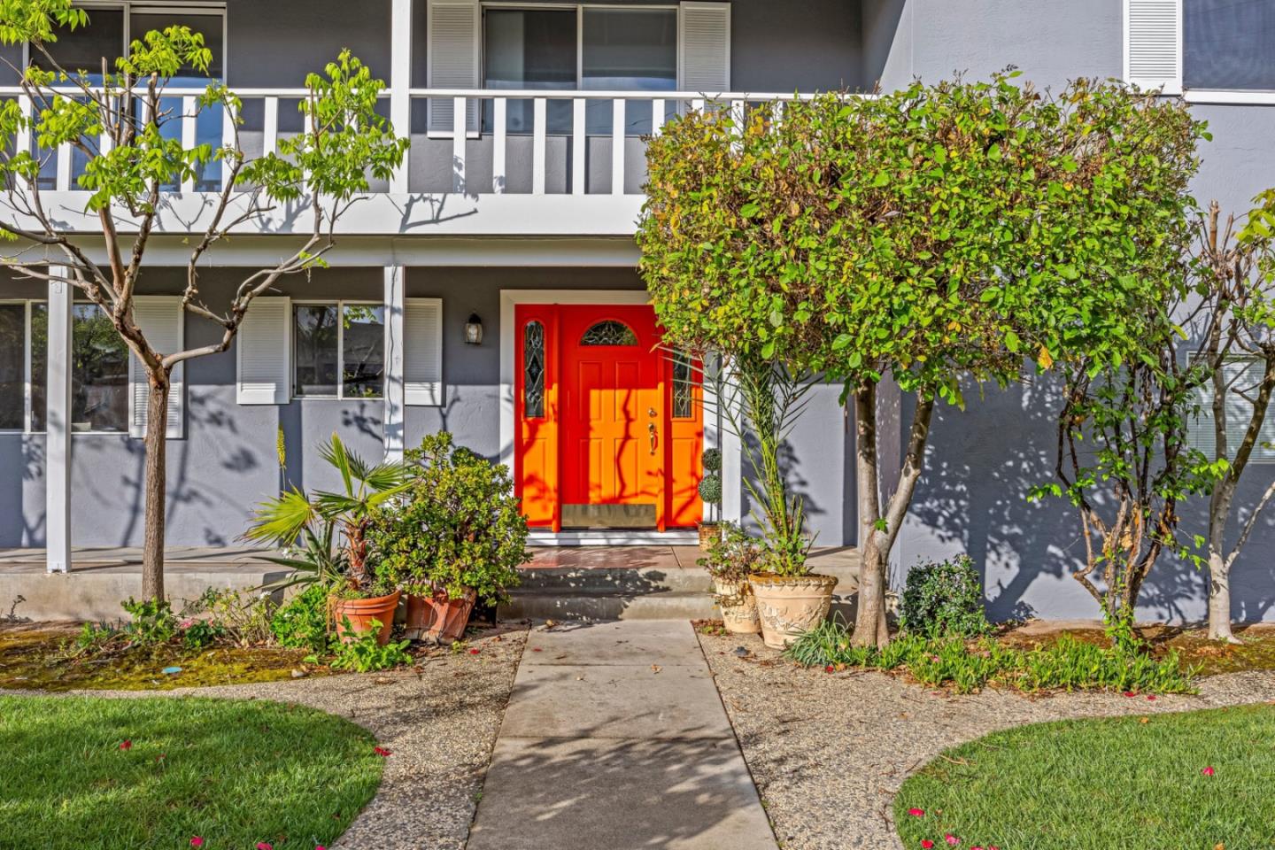 Detail Gallery Image 6 of 41 For 253 Helen Way, Livermore,  CA 94550 - 6 Beds | 2/1 Baths