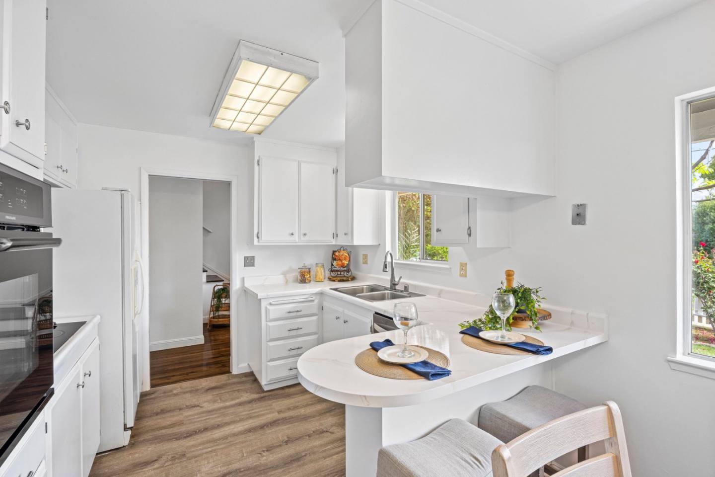 Detail Gallery Image 8 of 41 For 253 Helen Way, Livermore,  CA 94550 - 6 Beds | 2/1 Baths