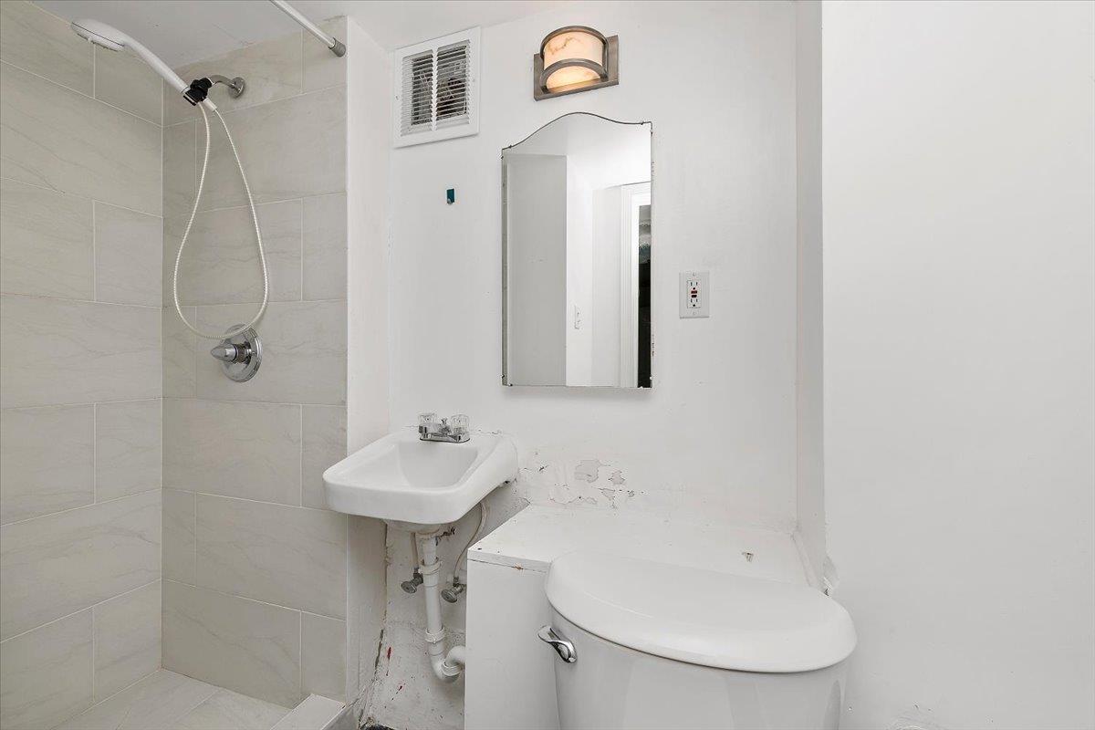 Detail Gallery Image 17 of 25 For 2654 18th Ave, San Francisco,  CA 94116 - 3 Beds | 2 Baths