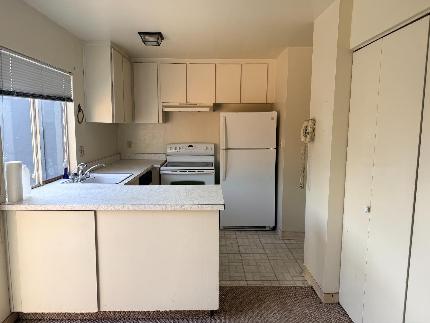 Detail Gallery Image 2 of 7 For 415 Don Seville Ct, San Jose,  CA 95123 - 3 Beds | 1/1 Baths