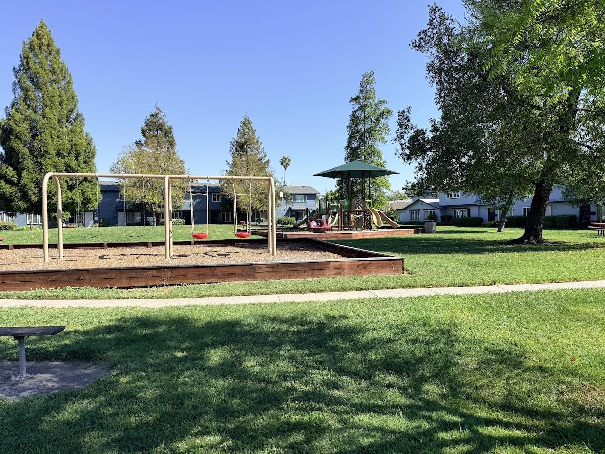 Detail Gallery Image 7 of 7 For 415 Don Seville Ct, San Jose,  CA 95123 - 3 Beds | 1/1 Baths