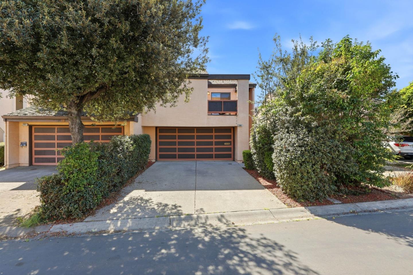 Front Image Thumbnail for ML82043221