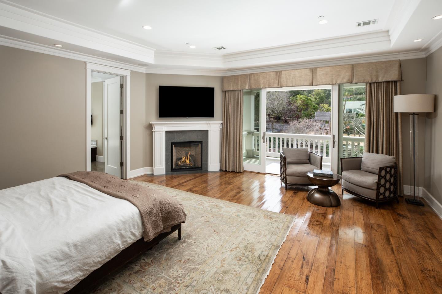 Detail Gallery Image 8 of 22 For 12366 Priscilla Ln, Los Altos Hills,  CA 94022 - 5 Beds | 4/2 Baths