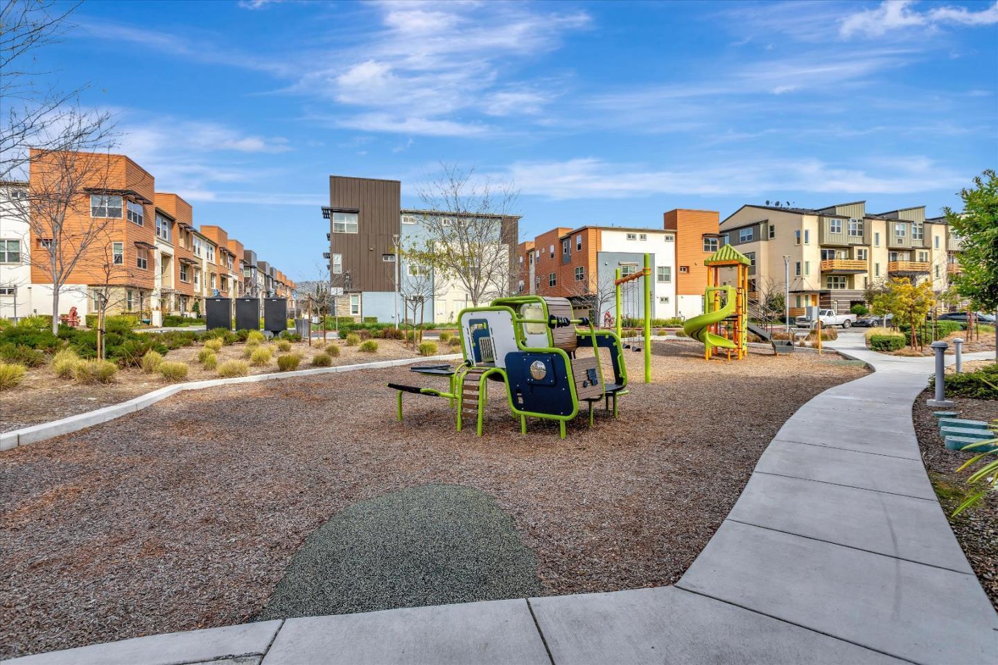 Detail Gallery Image 34 of 39 For 1901 Nevets Ln, San Jose,  CA 95133 - 3 Beds | 3/1 Baths