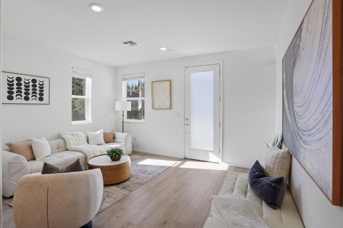 Detail Gallery Image 4 of 39 For 1901 Nevets Ln, San Jose,  CA 95133 - 3 Beds | 3/1 Baths