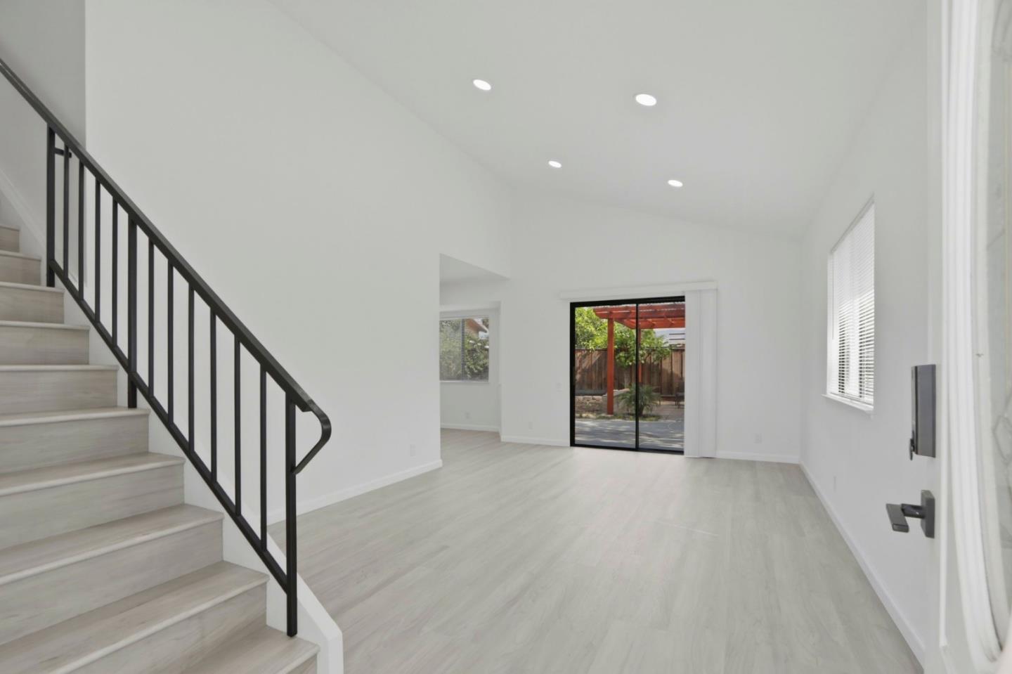 Detail Gallery Image 4 of 48 For 2895 Bouveron Ct, San Jose,  CA 95148 - 4 Beds | 3 Baths