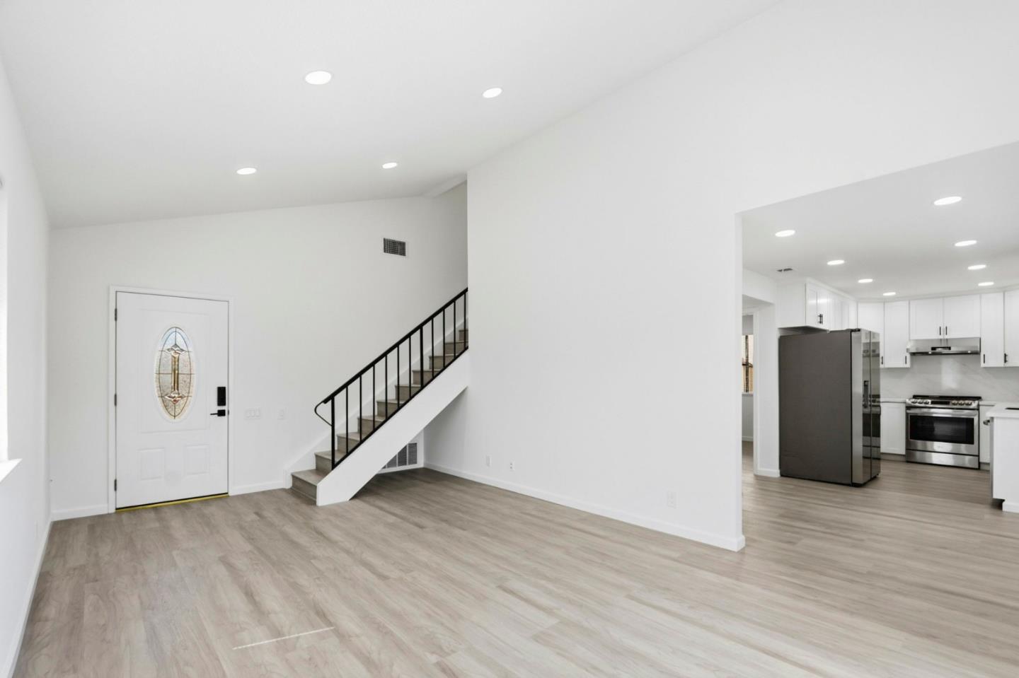 Detail Gallery Image 6 of 48 For 2895 Bouveron Ct, San Jose,  CA 95148 - 4 Beds | 3 Baths