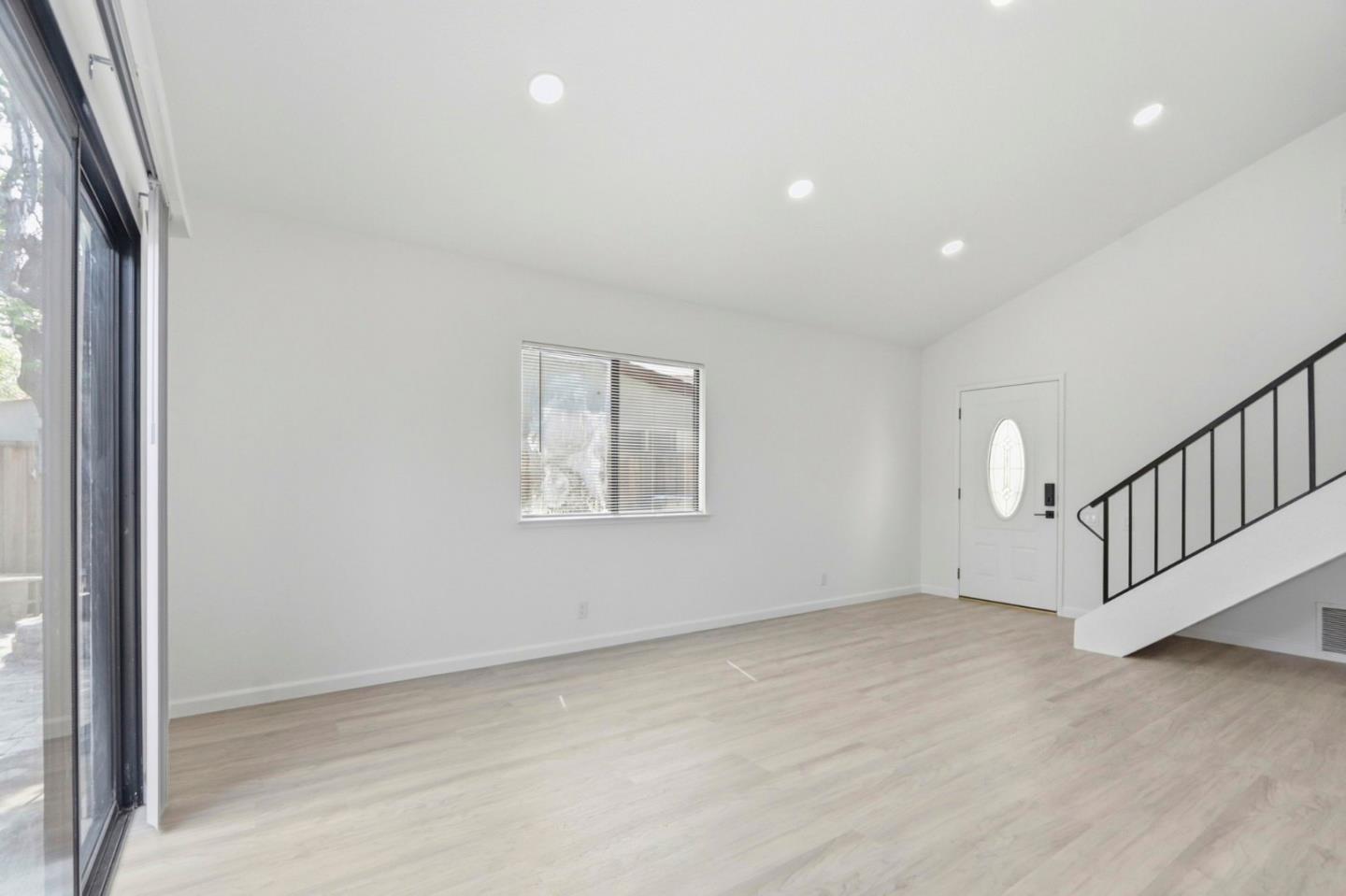 Detail Gallery Image 7 of 48 For 2895 Bouveron Ct, San Jose,  CA 95148 - 4 Beds | 3 Baths