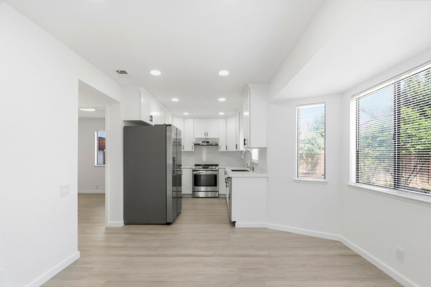 Detail Gallery Image 8 of 48 For 2895 Bouveron Ct, San Jose,  CA 95148 - 4 Beds | 3 Baths