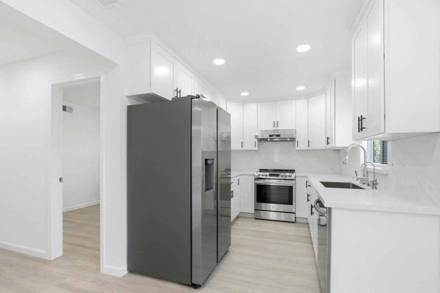 Detail Gallery Image 9 of 48 For 2895 Bouveron Ct, San Jose,  CA 95148 - 4 Beds | 3 Baths