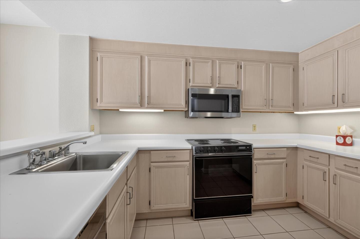 Detail Gallery Image 10 of 28 For 550 Ortega Ave #A203,  Mountain View,  CA 94040 - 1 Beds | 1 Baths