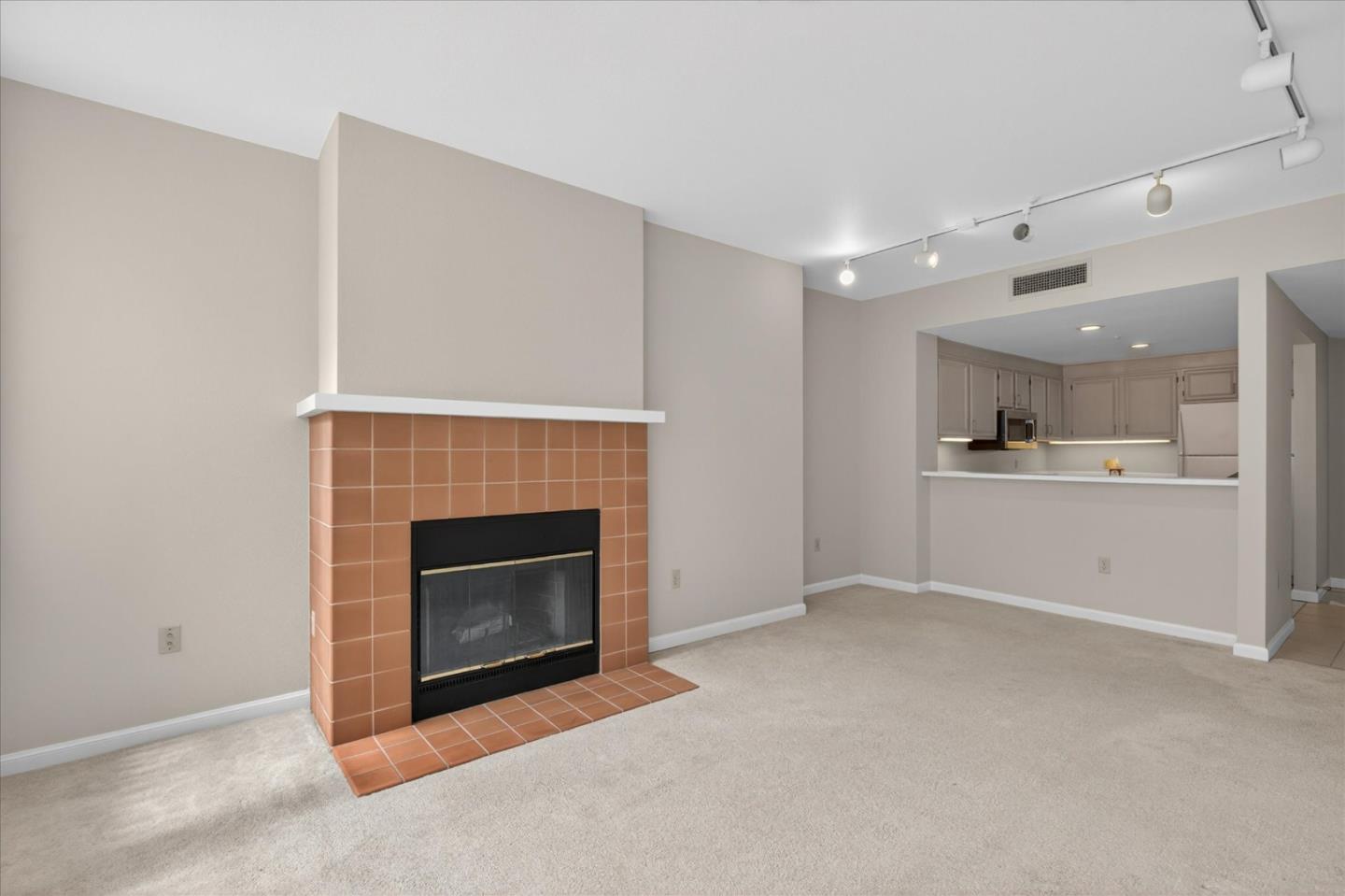 Detail Gallery Image 13 of 28 For 550 Ortega Ave #A203,  Mountain View,  CA 94040 - 1 Beds | 1 Baths