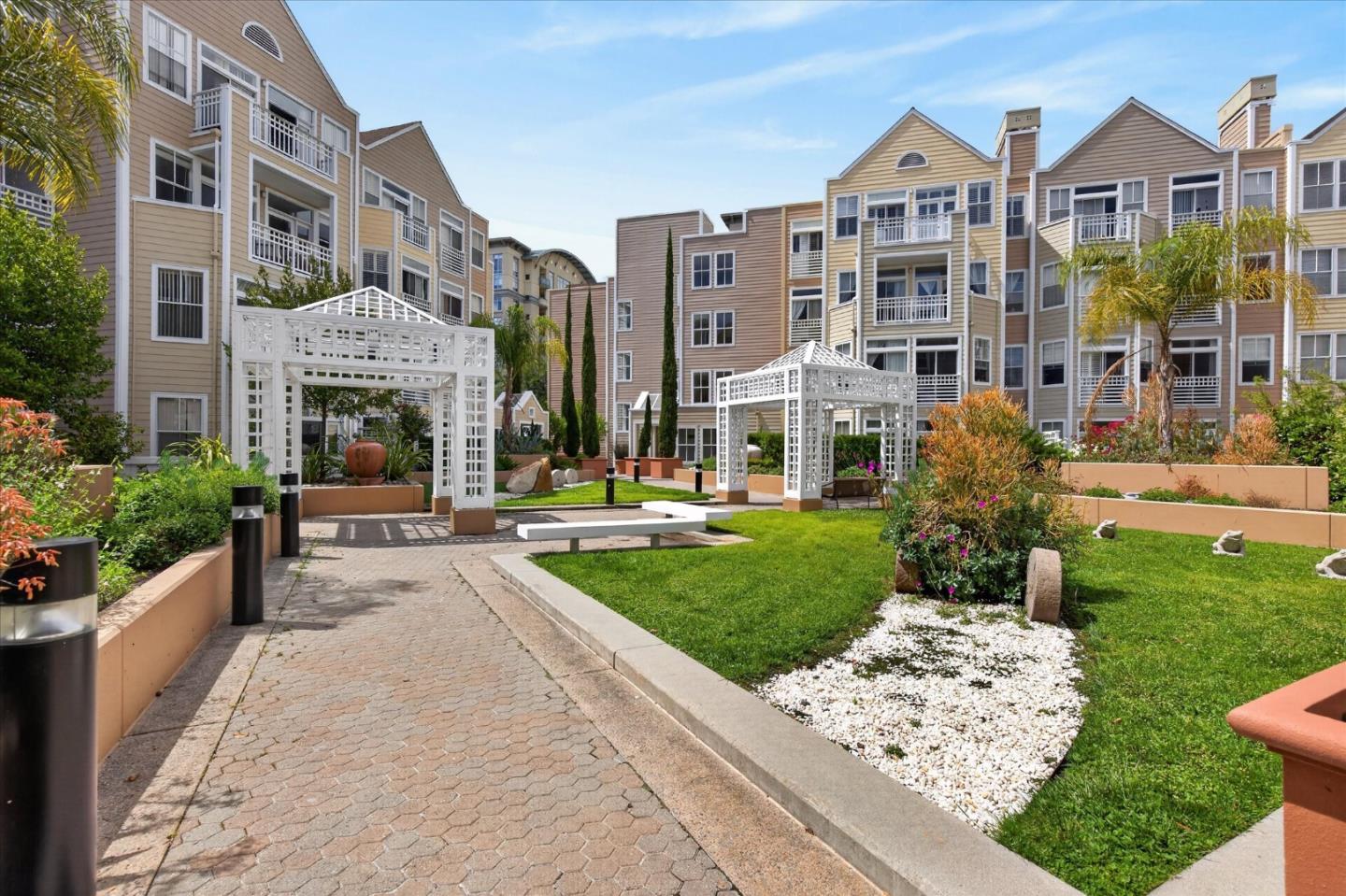 Detail Gallery Image 3 of 28 For 550 Ortega Ave #A203,  Mountain View,  CA 94040 - 1 Beds | 1 Baths