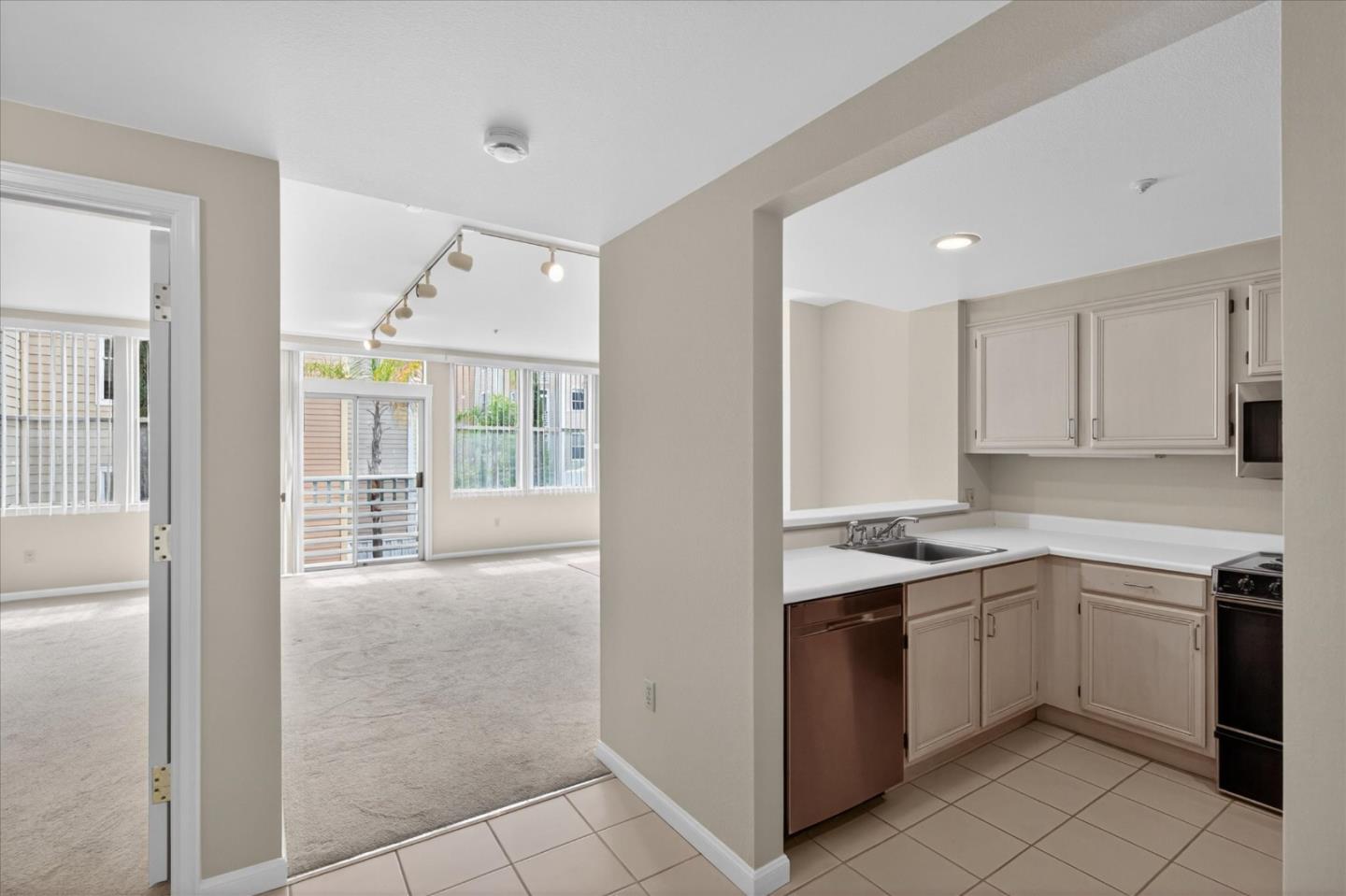 Detail Gallery Image 9 of 28 For 550 Ortega Ave #A203,  Mountain View,  CA 94040 - 1 Beds | 1 Baths