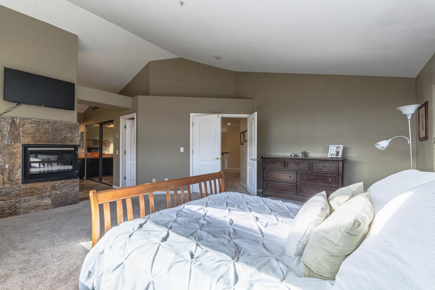 Detail Gallery Image 31 of 55 For 18300 Meadow Song Way, Salinas,  CA 93908 - 5 Beds | 3 Baths