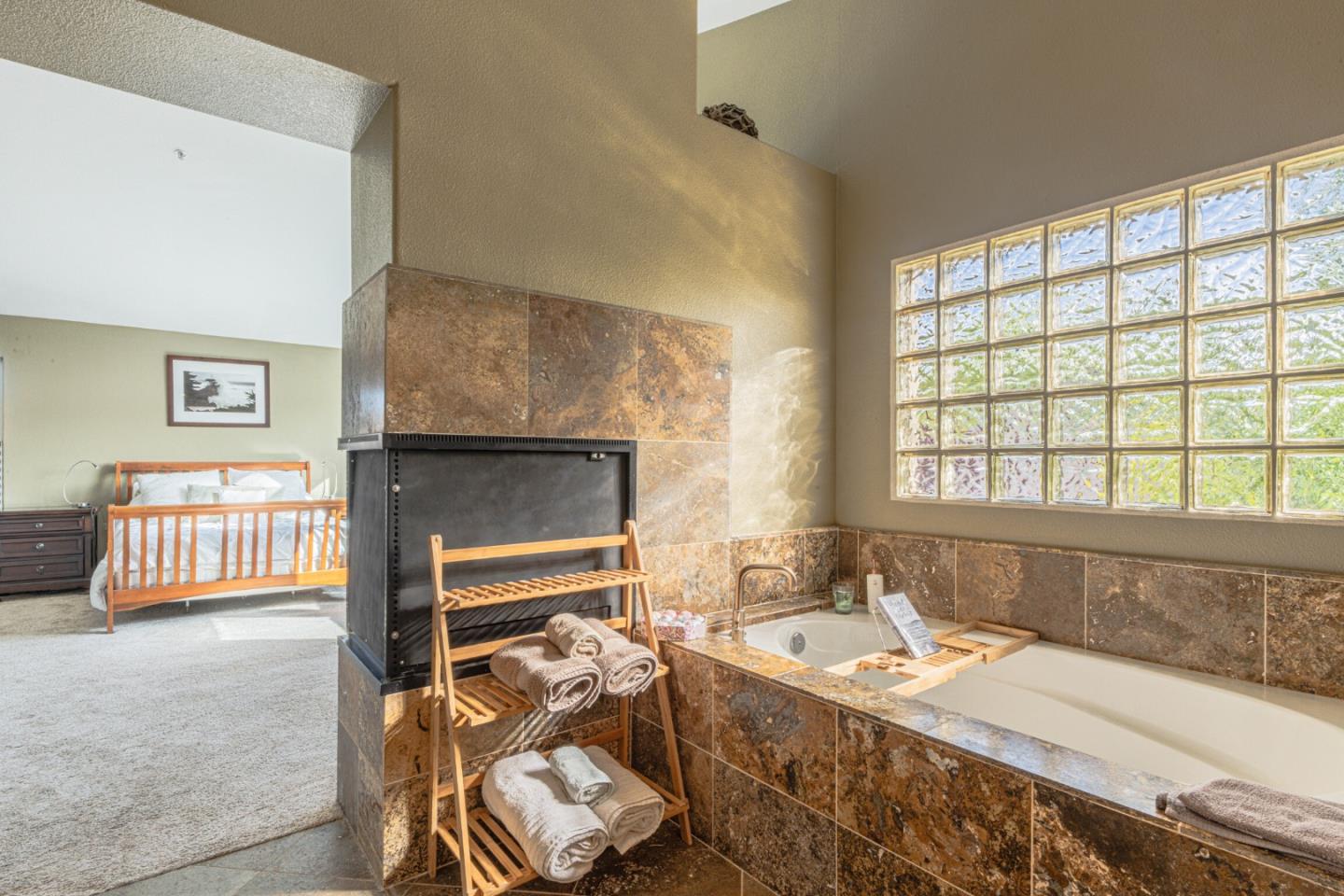 Detail Gallery Image 34 of 55 For 18300 Meadow Song Way, Salinas,  CA 93908 - 5 Beds | 3 Baths