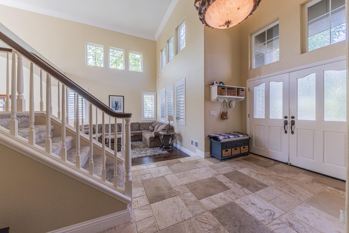 Detail Gallery Image 5 of 55 For 18300 Meadow Song Way, Salinas,  CA 93908 - 5 Beds | 3 Baths