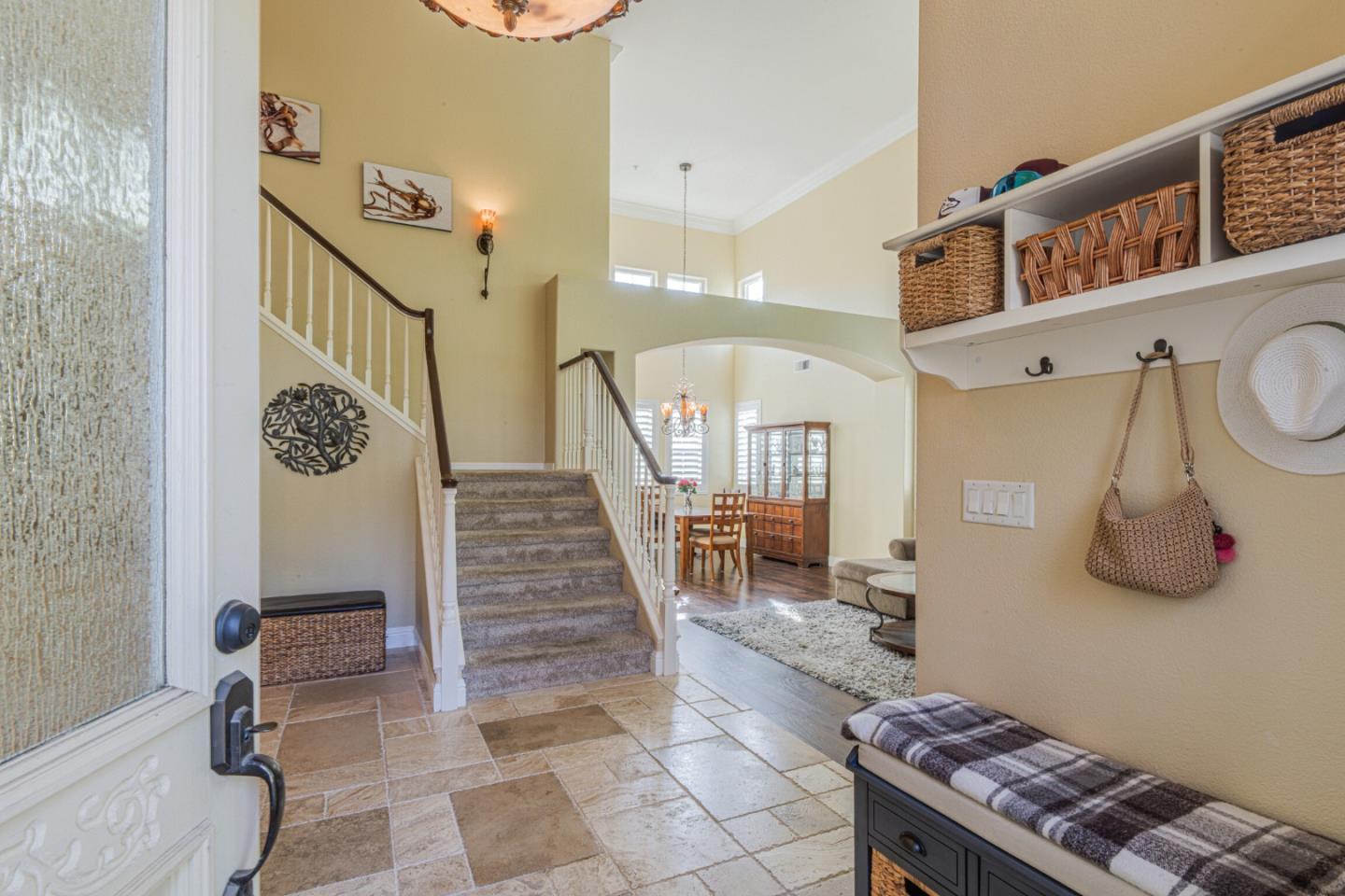Detail Gallery Image 6 of 55 For 18300 Meadow Song Way, Salinas,  CA 93908 - 5 Beds | 3 Baths