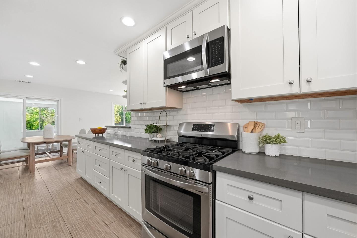 Detail Gallery Image 11 of 52 For 373 Dayton Ave, Santa Clara,  CA 95051 - 3 Beds | 2 Baths