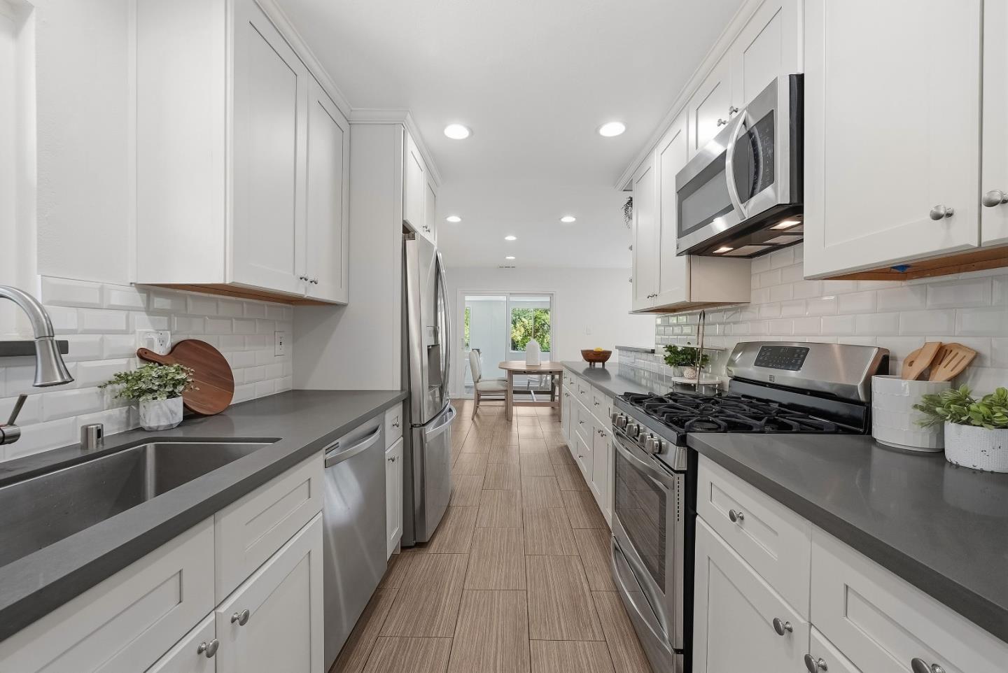 Detail Gallery Image 12 of 52 For 373 Dayton Ave, Santa Clara,  CA 95051 - 3 Beds | 2 Baths