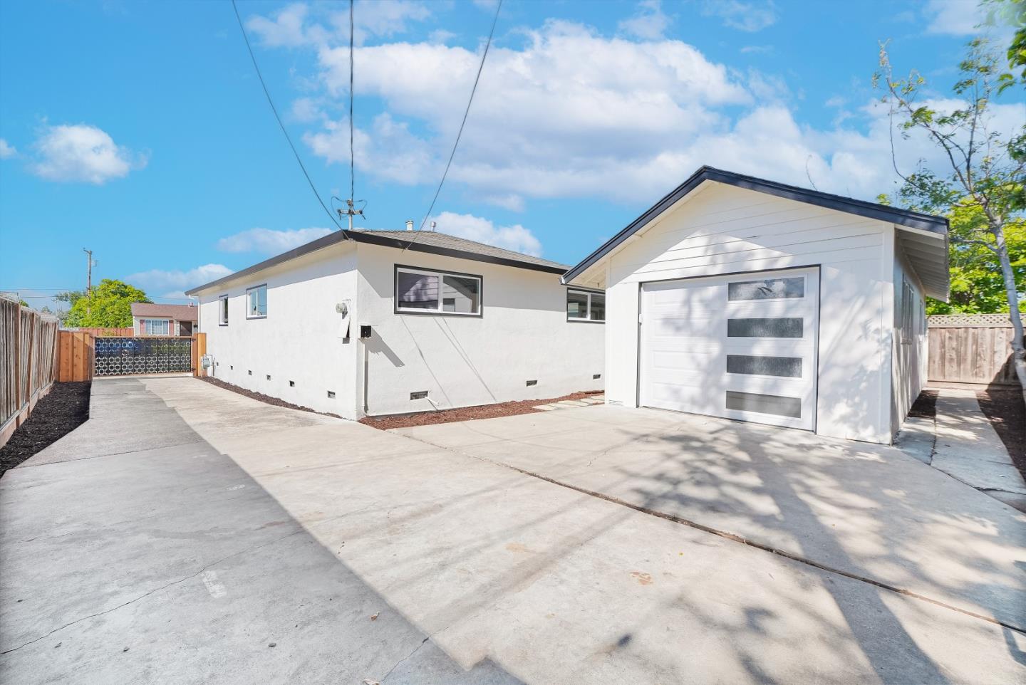 Detail Gallery Image 2 of 38 For 3334 Marchese Ct, Santa Clara,  CA 95051 - 3 Beds | 2/1 Baths