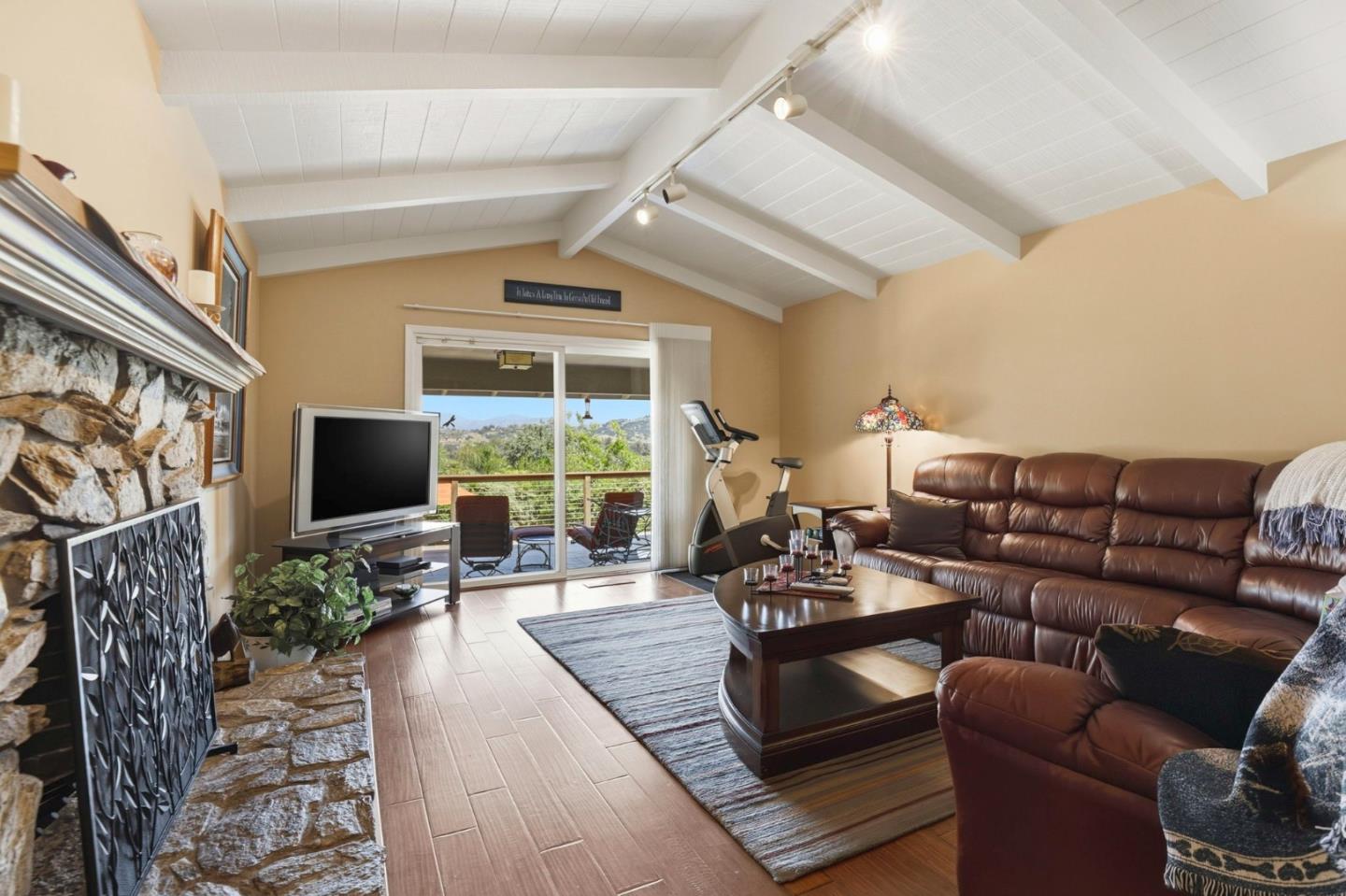 Detail Gallery Image 8 of 50 For 1237 Wooded Hills Dr, San Jose,  CA 95120 - 3 Beds | 2/1 Baths