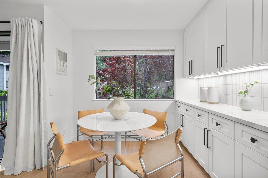 Detail Gallery Image 10 of 38 For 938 Clark #49,  Mountain View,  CA 94040 - 2 Beds | 2 Baths