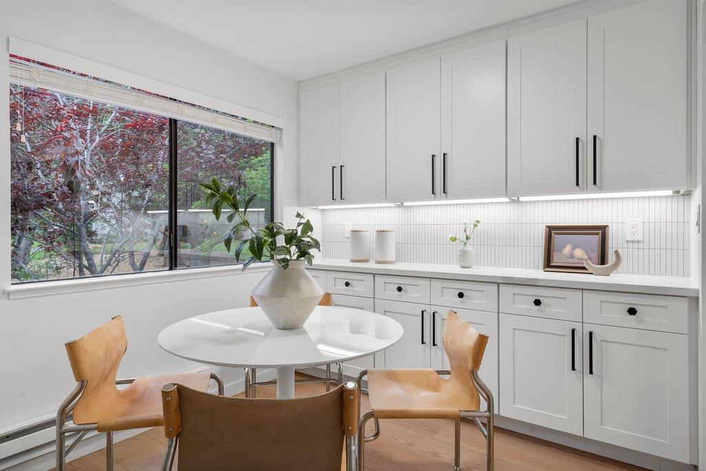 Detail Gallery Image 11 of 38 For 938 Clark #49,  Mountain View,  CA 94040 - 2 Beds | 2 Baths