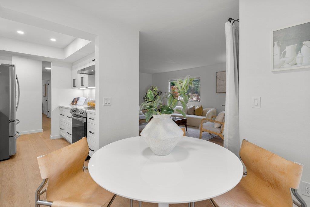 Detail Gallery Image 12 of 38 For 938 Clark #49,  Mountain View,  CA 94040 - 2 Beds | 2 Baths