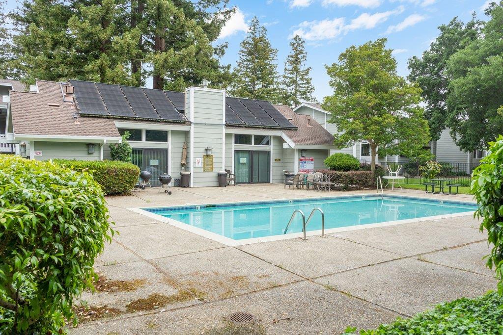 Detail Gallery Image 32 of 38 For 938 Clark #49,  Mountain View,  CA 94040 - 2 Beds | 2 Baths